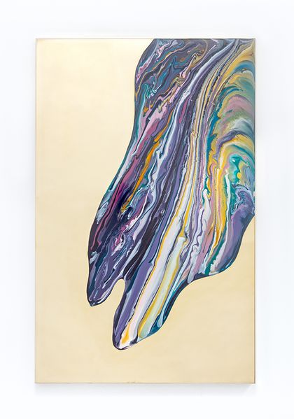 Abstraktes Gemälde mit violetten, grünen und gelben Farbverläufen auf eierschalen-farbigem Hintergrund