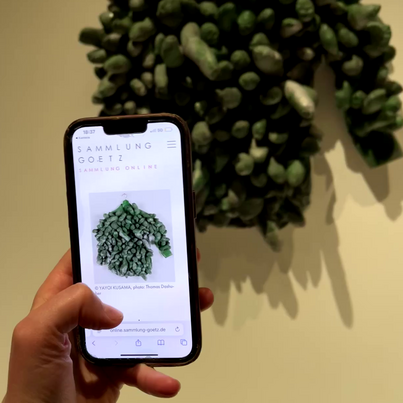 Link zu den Werken in der Ausstellung "Pipilotti Rist und Yayoi Kusama"