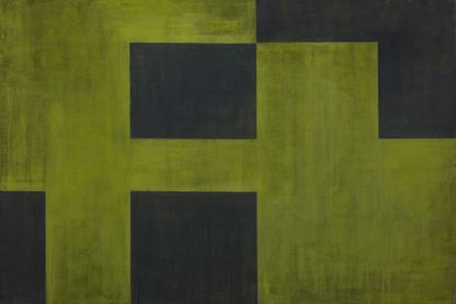 Hier ist eine Malerei von Helmut Federle zu sehen. Sie besteht aus zwei Farben, einem dunklen Anthrazit und einem verwaschenen Gelb-Grün. Die Komposition ist auf rechteckige Formen reduziert.