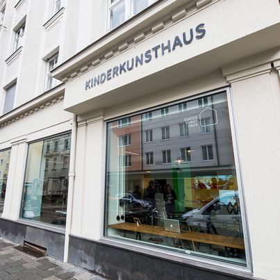 Die Fassade vom Kinderkunsthaus in Schwabing